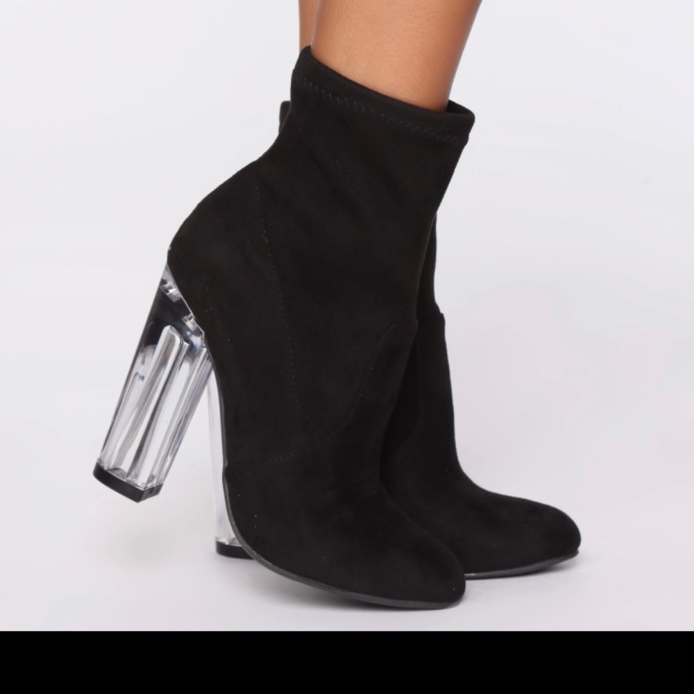 Black boots ( brand new)